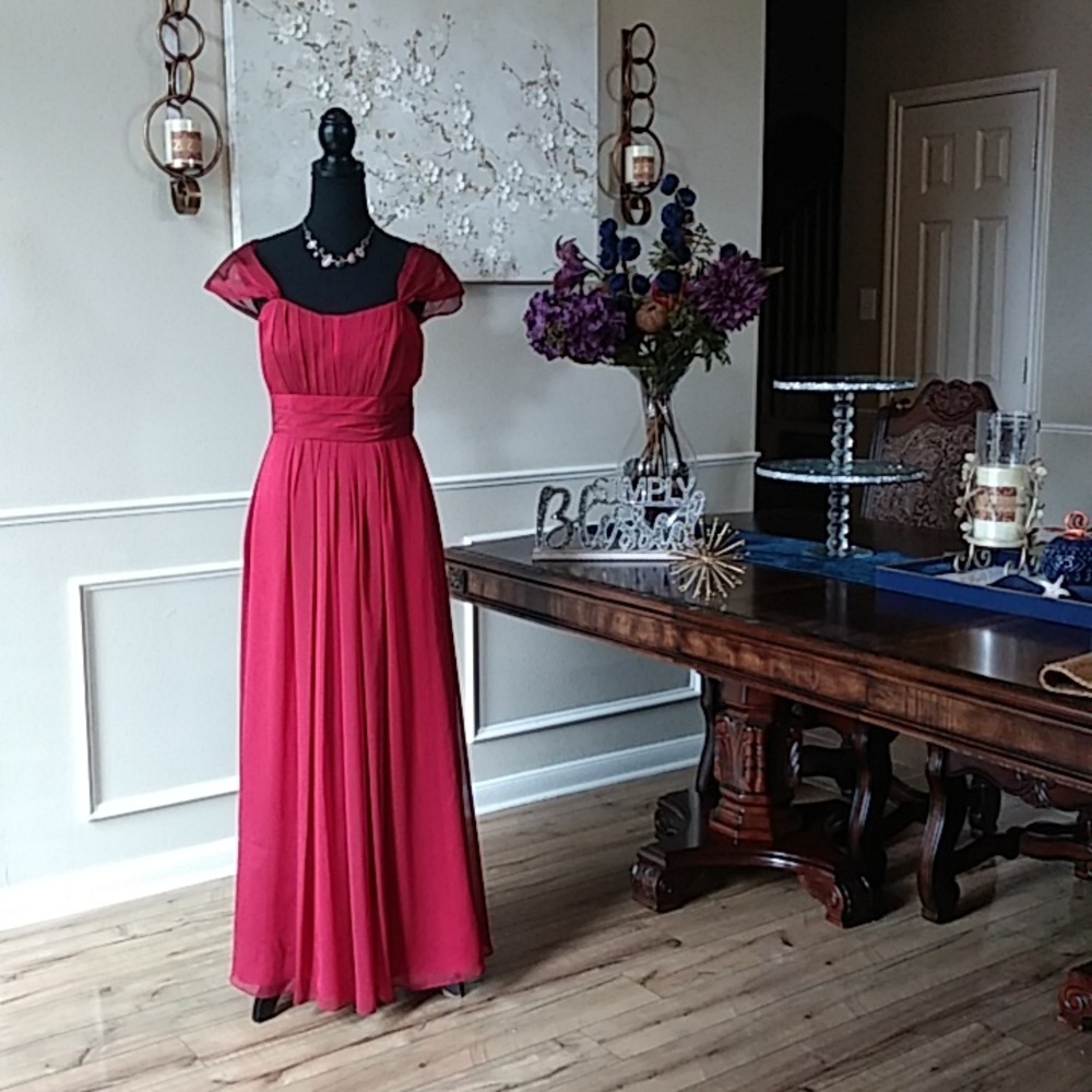 Belsoie Tiffany Chiffon Red Cap Sleeves Floor-length Gown. Size 8 - Picture 8 of 17
